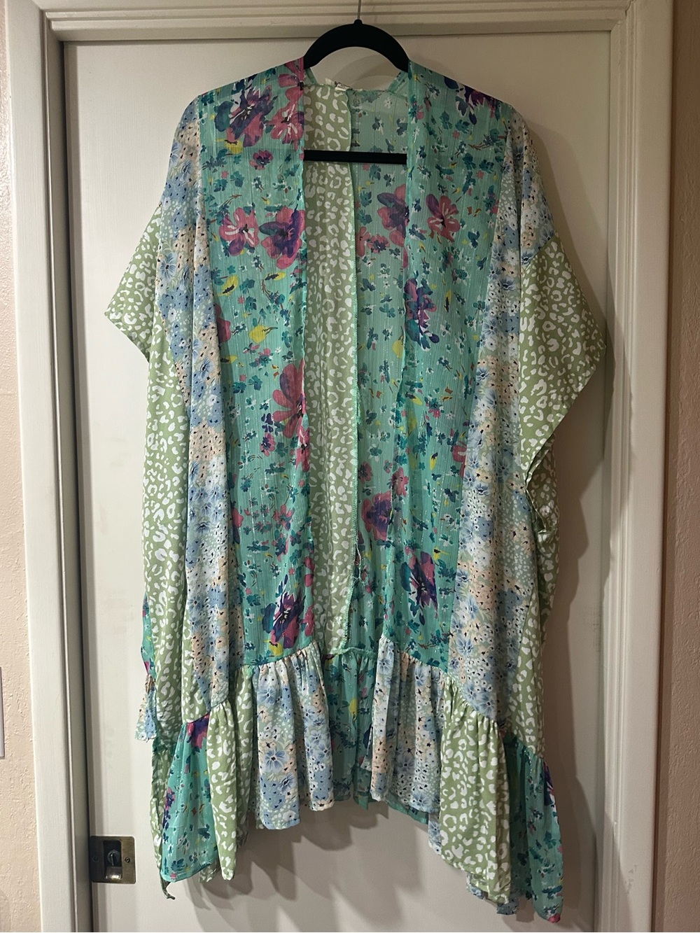 Umgee Floral Kimono M/L